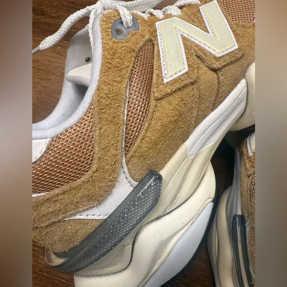 New Balance 9060 Sneakers Size 8.5 - Picture 9 of 9